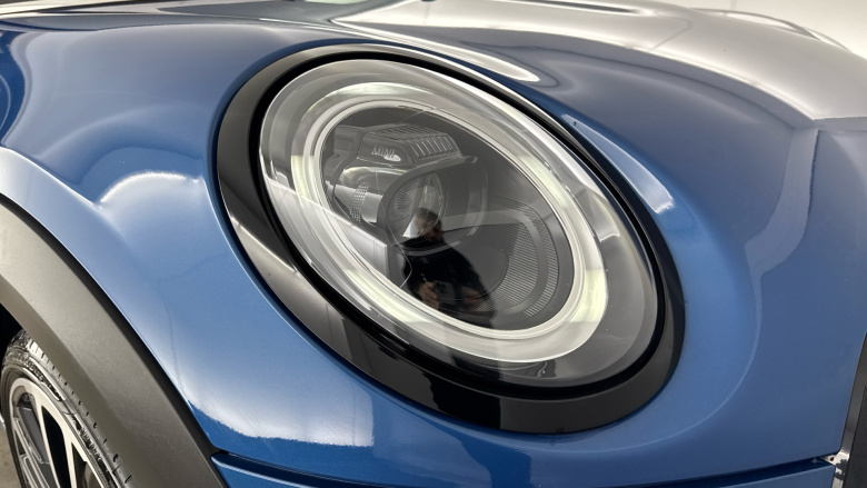 MINI Hatchback 1.5 Cooper Sport Premium 3dr Auto Petrol Hatchback